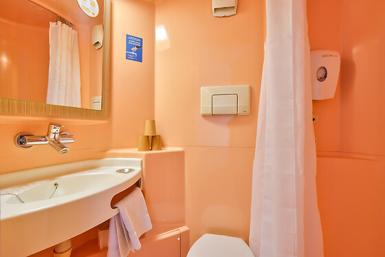 Hôtel Première Classe Paris – Pont de Suresnes - photo 1