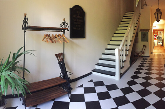 OLD ENGLAND HOUSE - photo 0