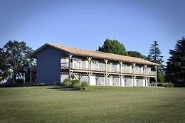 Hotel Lodge La Petite Couronne