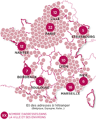 Tables romantiques avec vin, champagne ou apéritif