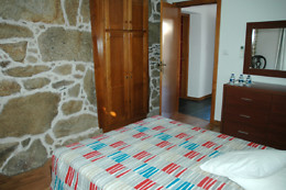 CASA DOS LAGARES DE VARA E PEDRA
